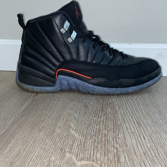I am selling a pair utility black retro 12s size 9.5 been takin care of! - Picture 3 of 6